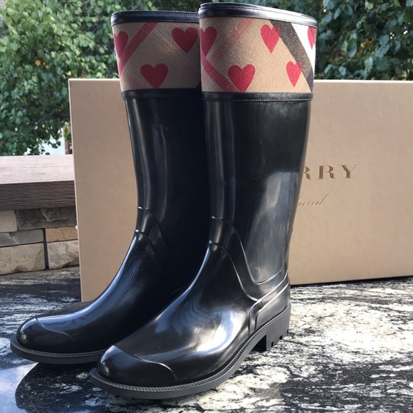 Burberry Shoes - Burberry black Crosshill Parade Red- SZ 41 - NWT